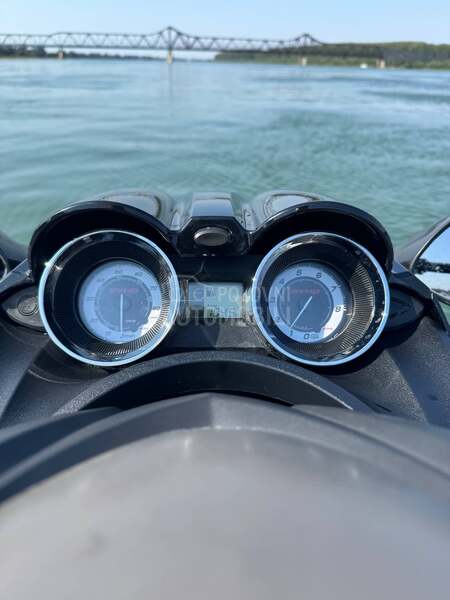 Yamaha FZR 1800 Riva