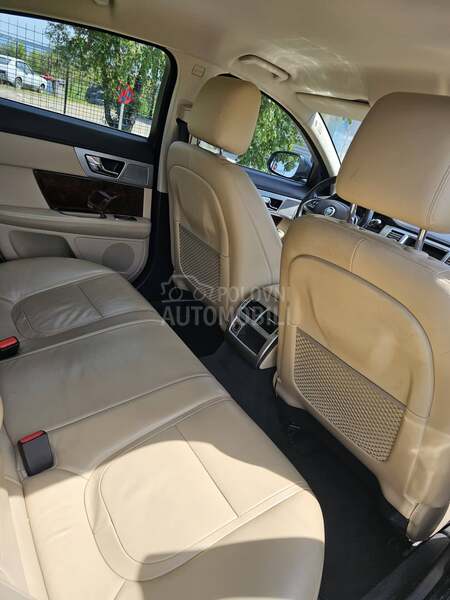 Jaguar XF Luxury
