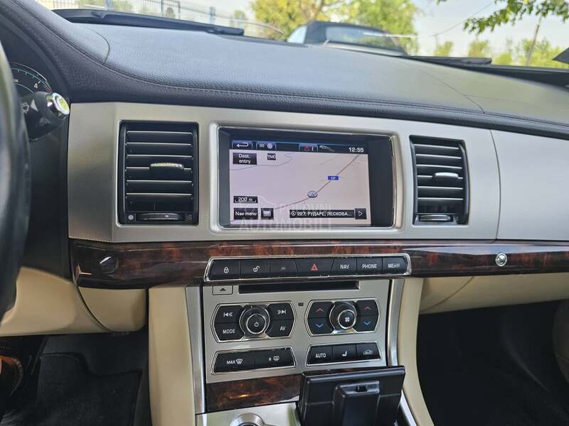 Jaguar XF Luxury