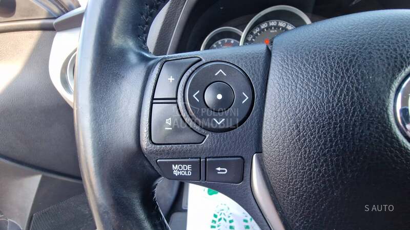 Toyota Auris KREDlTl BEZ UCESCA
