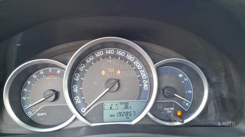 Toyota Auris KREDlTl BEZ UCESCA
