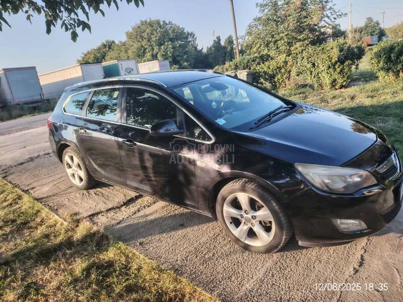 Opel Astra J 2.0