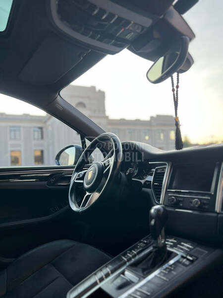 Porsche Macan s