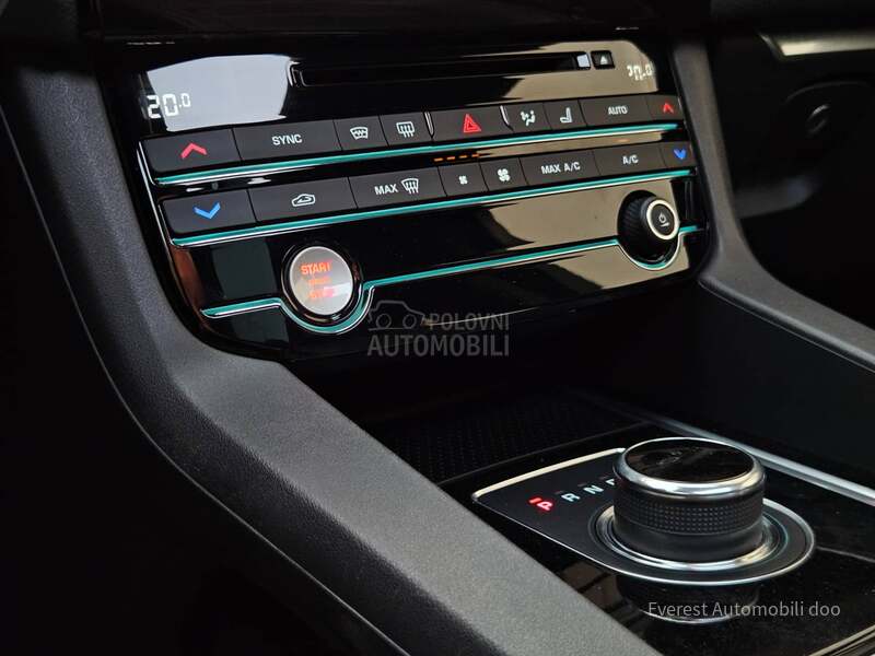 Jaguar F pace 2.0DAWD/VIRT/PANO/