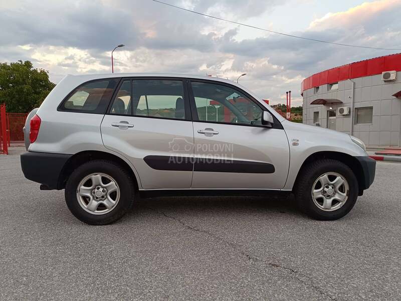 Toyota RAV 4 ŠVAJCARAC