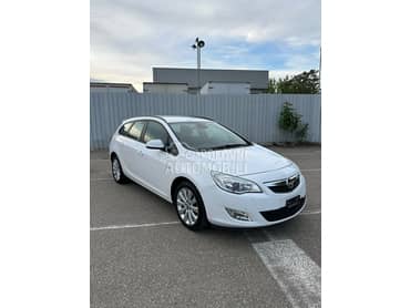 Opel Astra J 1.6 CH