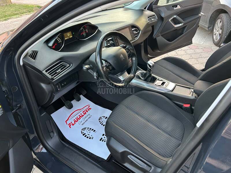 Peugeot 308 1.6 BLUEHDI /PANO //