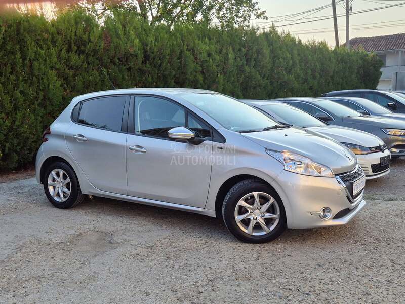 Peugeot 208 1.2/CH/