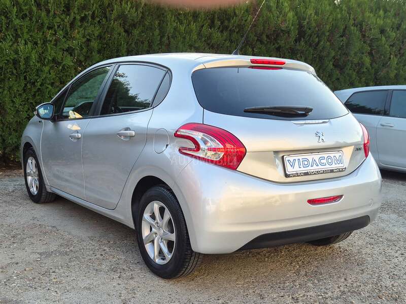 Peugeot 208 1.2/CH/