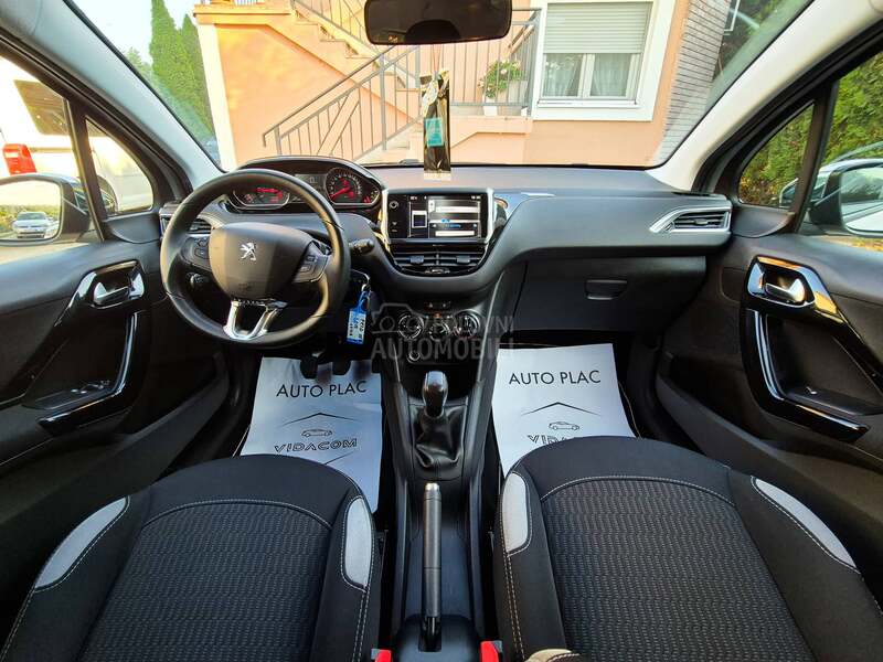 Peugeot 208 1.2/CH/