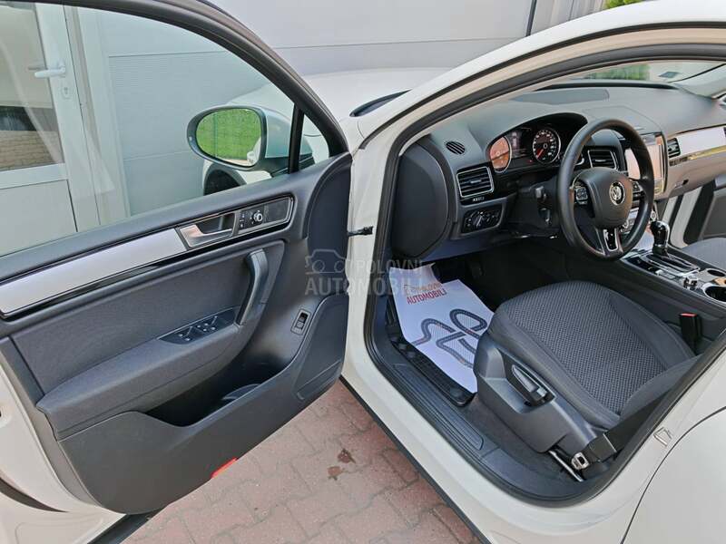 Volkswagen Touareg 3.0 TDI / 4 MOTION