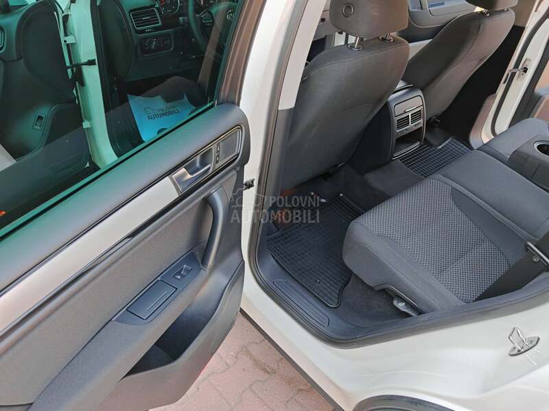 Volkswagen Touareg 3.0 TDI / 4 MOTION