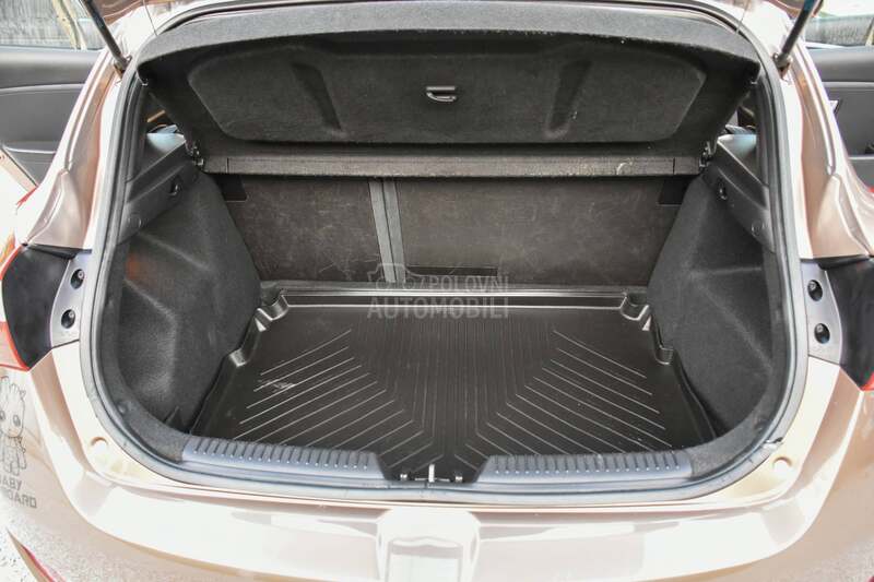 Hyundai i30 1.4 16V DOHC