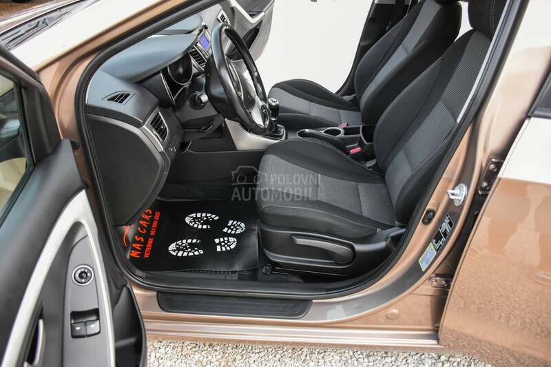 Hyundai i30 1.4 16V DOHC