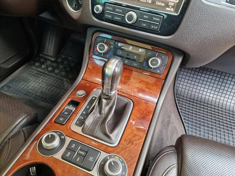 Volkswagen Touareg 3.0TDI DSG AIRMATIC