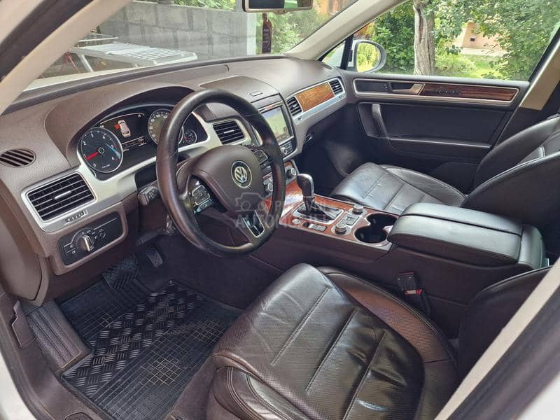 Volkswagen Touareg 3.0TDI DSG AIRMATIC