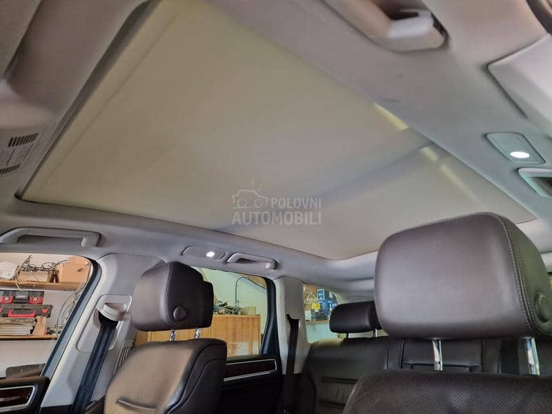 Volkswagen Touareg 3.0TDI DSG AIRMATIC