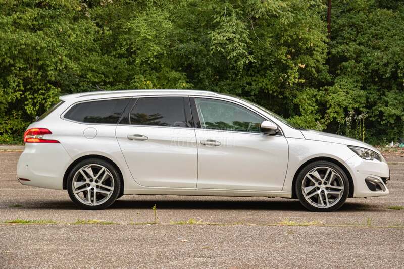 Peugeot 308 KAPARISAN