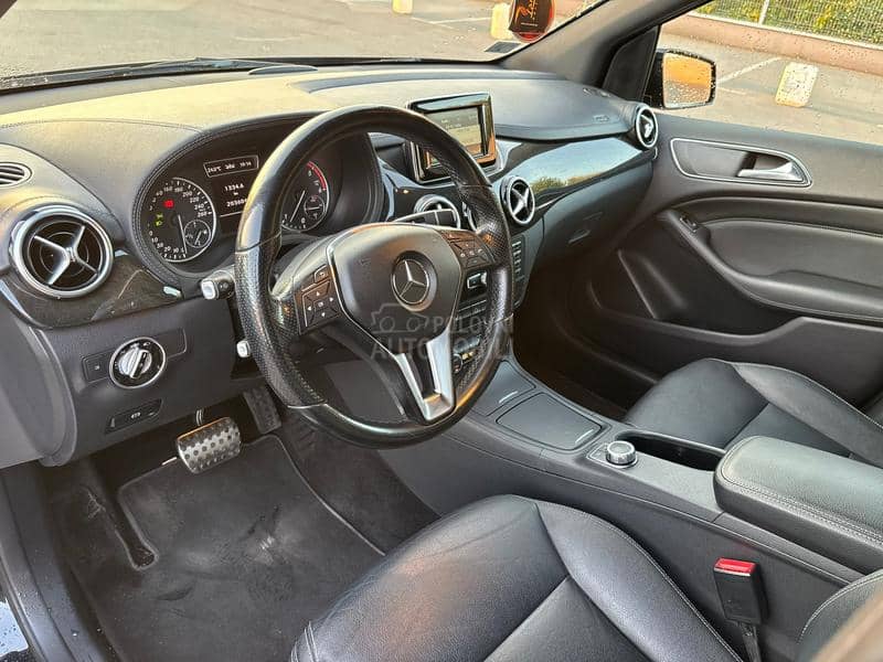 Mercedes Benz B 200 avantgarde pano