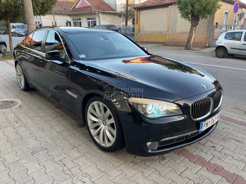 BMW 750 