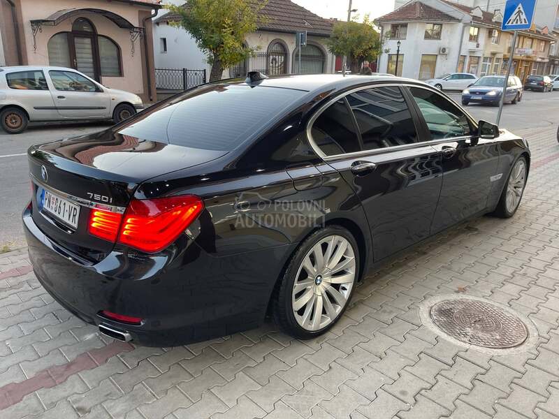 BMW 750 