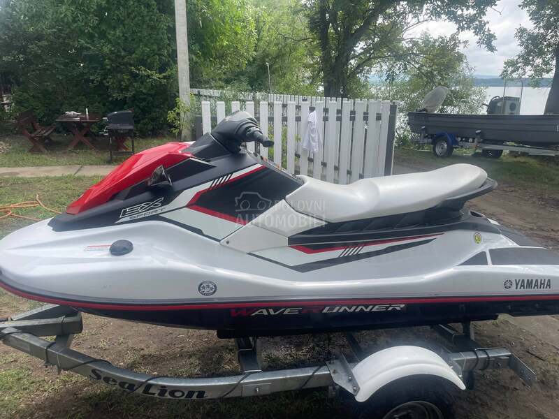 Yamaha Wave runer  26 sati