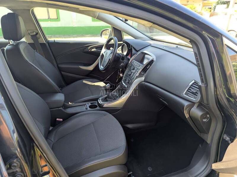 Opel Astra J 1.7 CDTI COSMO