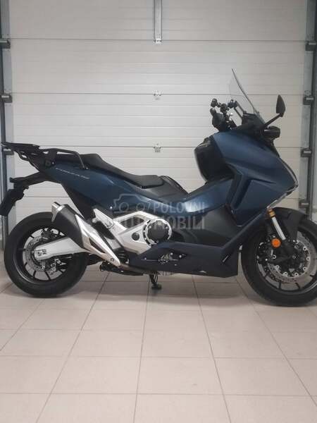 Honda Forza 750