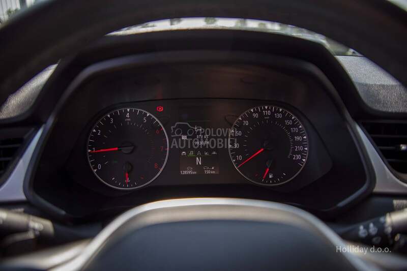 Renault Captur 1.3TCE MHEV AT