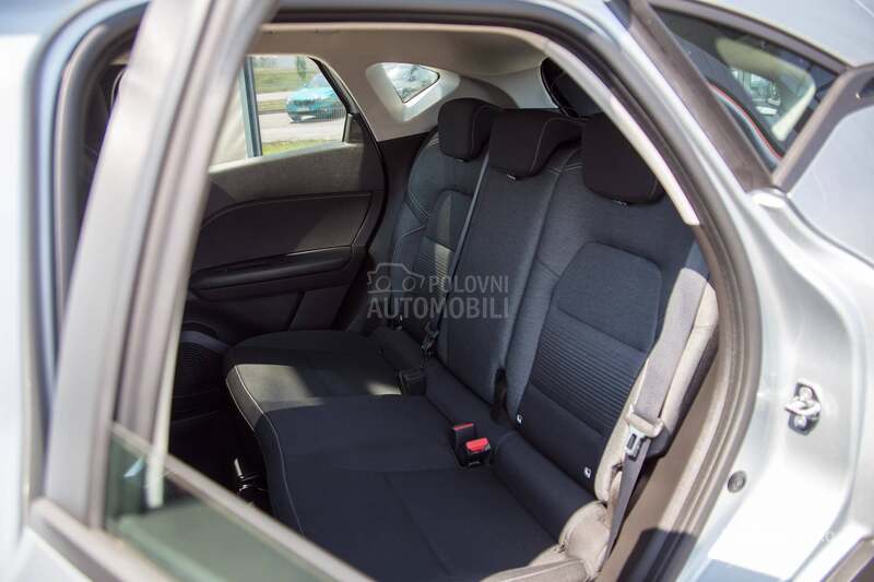 Renault Captur 1.3TCE MHEV AT