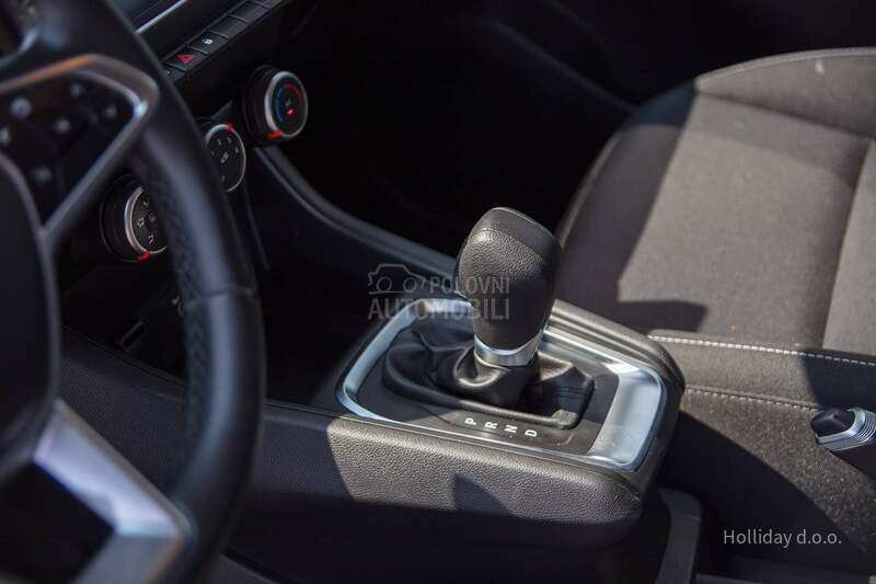 Renault Captur 1.3TCE MHEV AT
