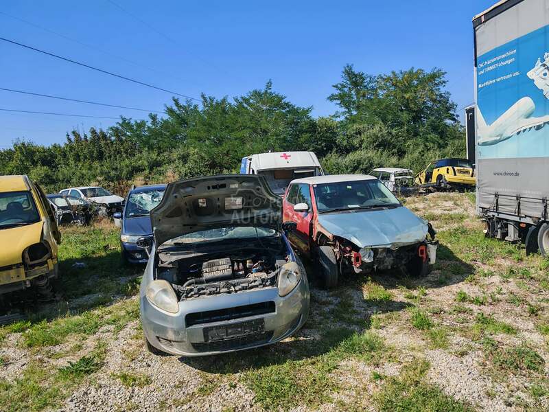 Fiat Grande Punto 1.2b 2008. god. -  kompletan auto u delovima