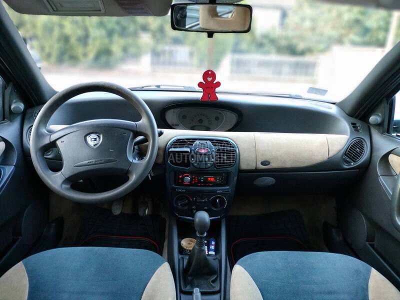 Lancia Ypsilon 