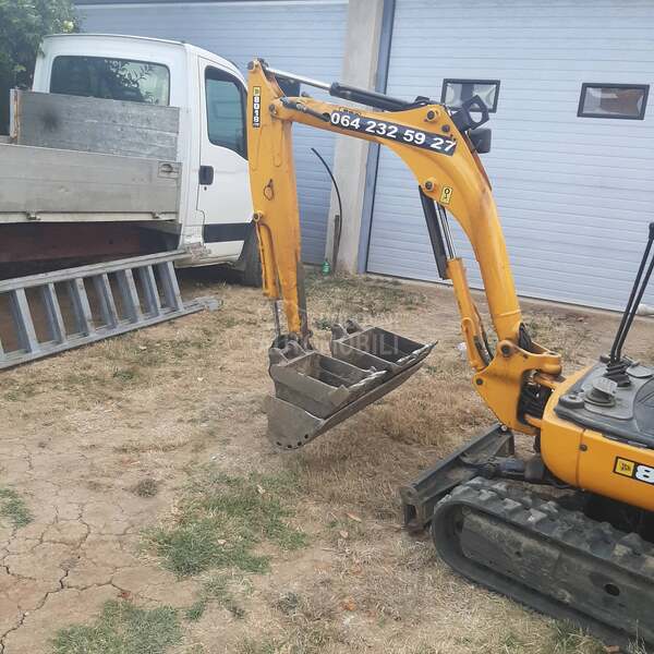 JCB 8018