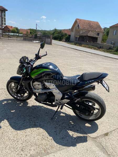 Kawasaki Z750
