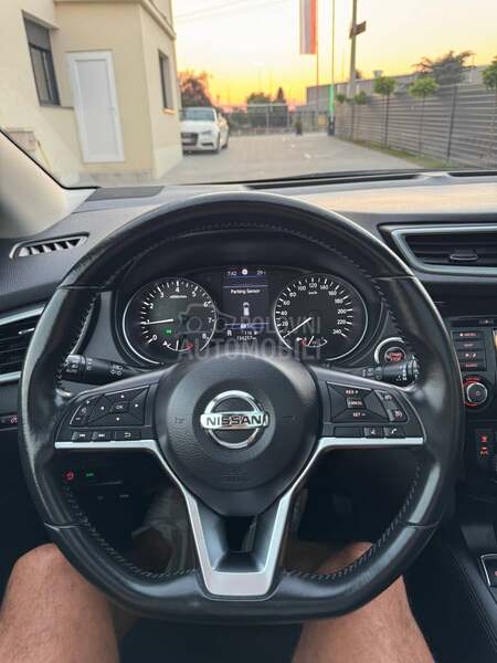 Nissan Qashqai 1.3 DIG-T tekna DCT