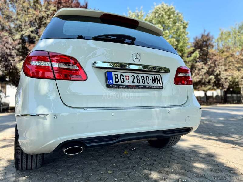 Mercedes Benz B 180 BlueEFFICIENCY