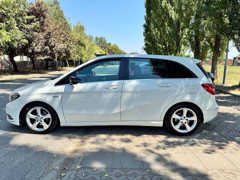 Mercedes Benz B 180 BlueEFFICIENCY