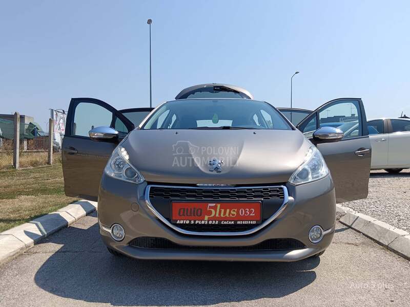 Peugeot 208 1.2 STYLE