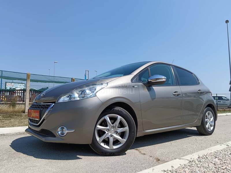 Peugeot 208 1.2 STYLE