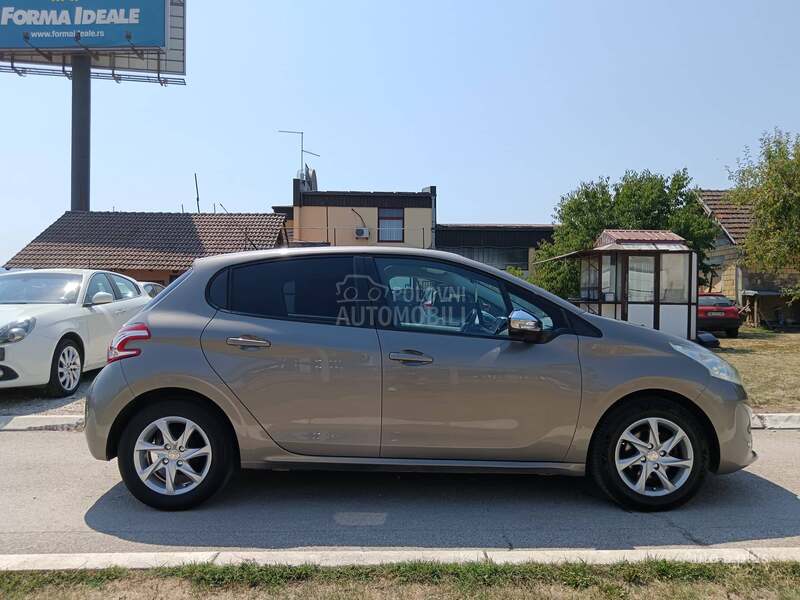 Peugeot 208 1.2 STYLE