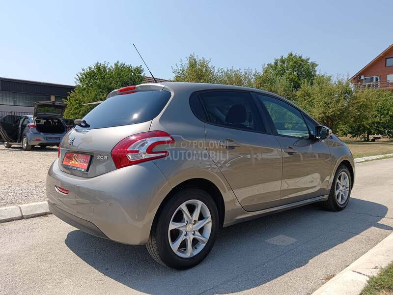 Peugeot 208 1.2 STYLE