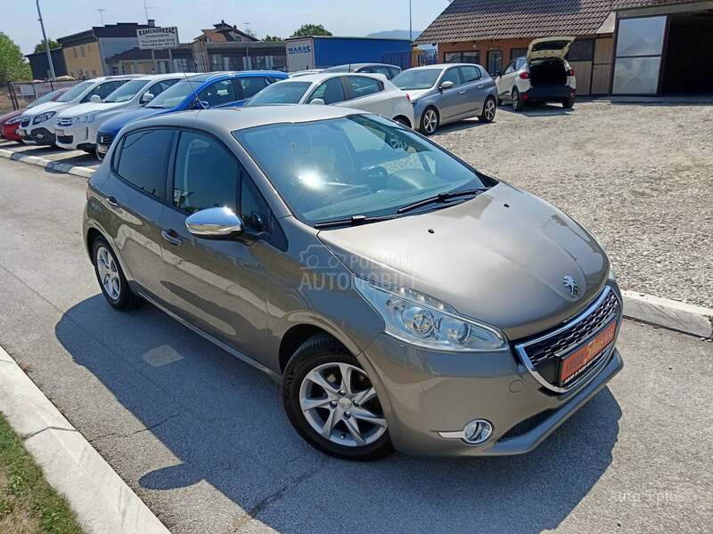 Peugeot 208 1.2 STYLE