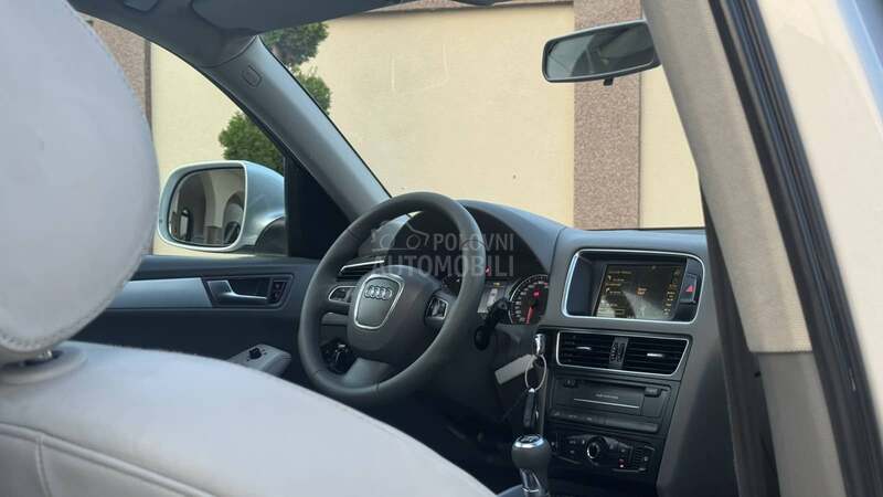 Audi Q5 NAV PAN0 QUATTR0