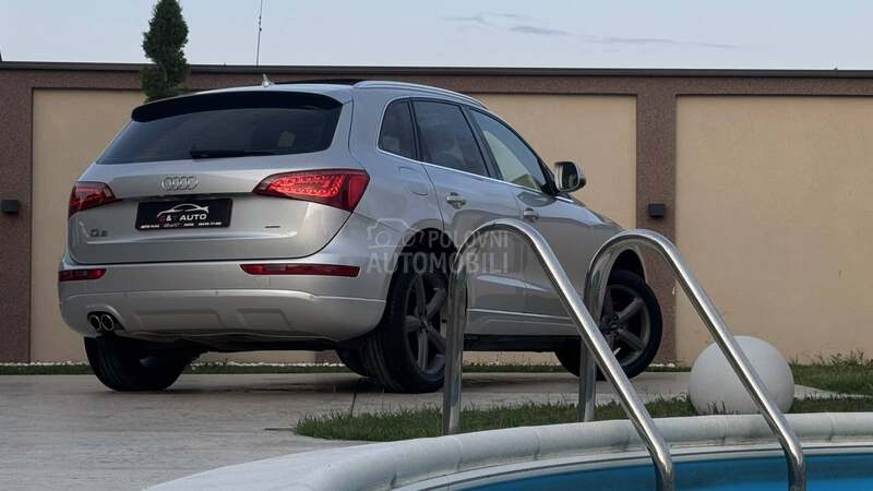 Audi Q5 NAV PAN0 QUATTR0