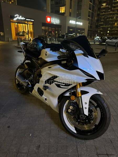 Yamaha R6
