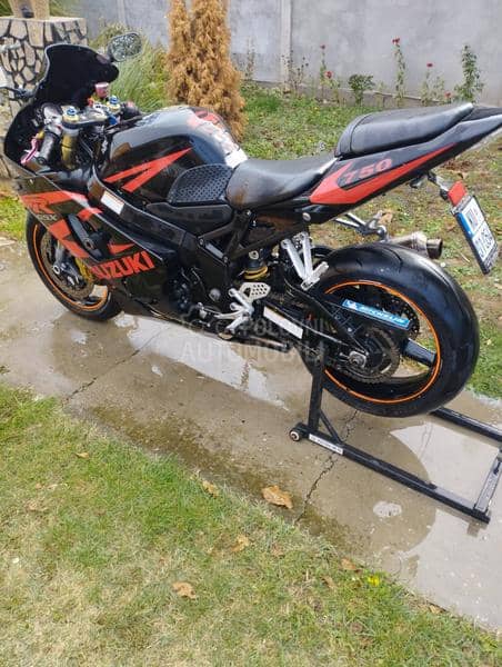 Suzuki gsxr 750