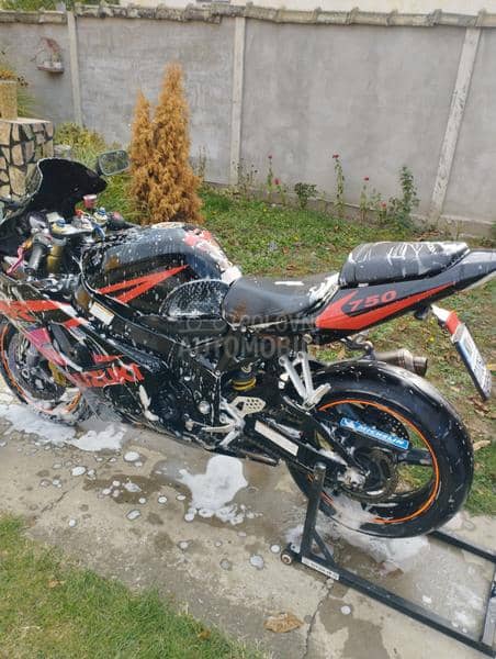 Suzuki gsxr 750