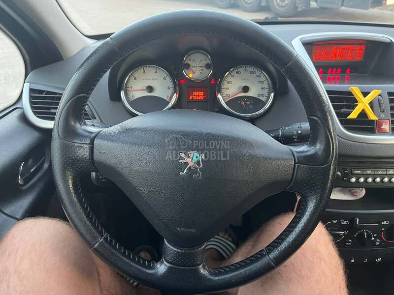 Peugeot 207 OUTDOOR//TOOP