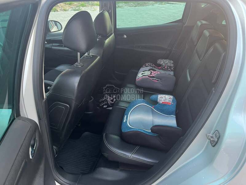Peugeot 207 OUTDOOR//TOOP